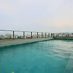 Apto Frente Parque Com Vista E Piscina