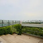 Apto Frente Parque Com Vista E Piscina